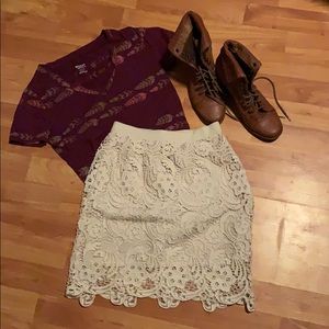 tribal feather v neck pocket tee!